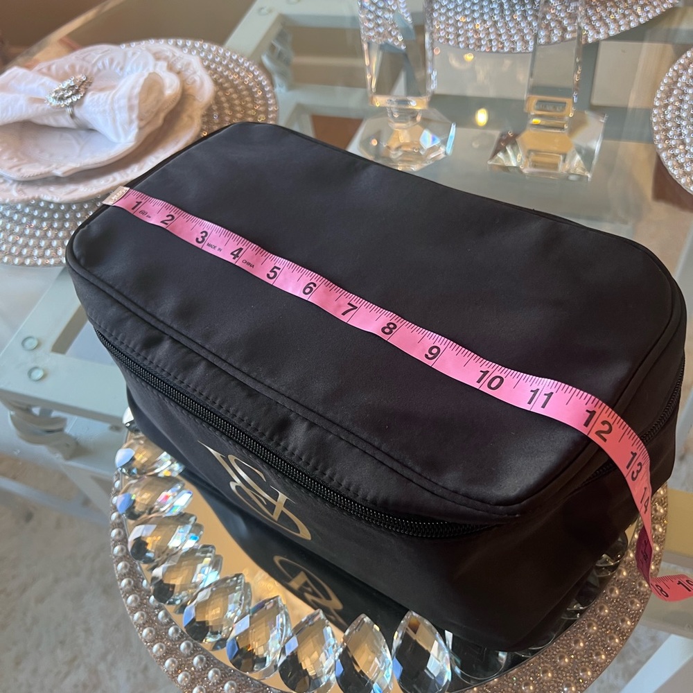 💗 Victoria’s Secret VS Pink Black Bra Swim Beauty Travel Bag Case Gold Logo - Picture 9 of 9